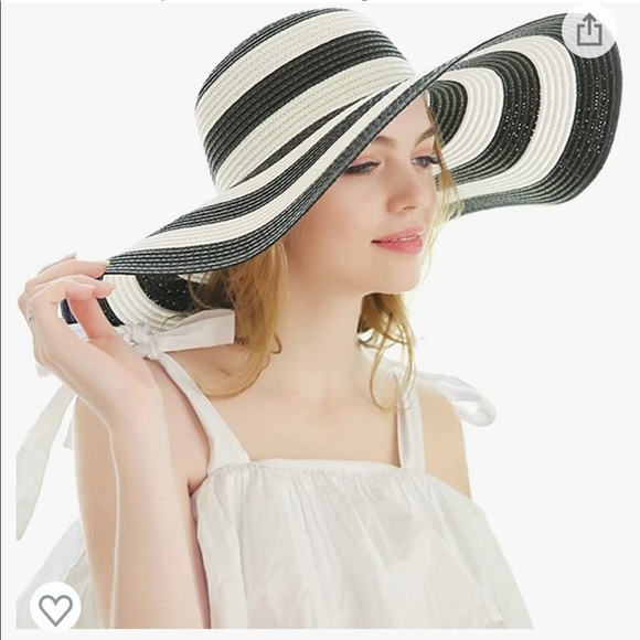 Accessories - Black and white striped floppy hat